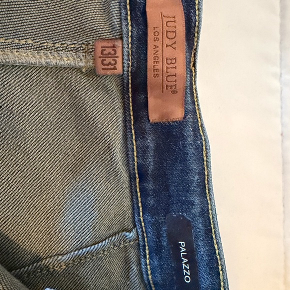 Judy Blue size 13/31 palazzo jeans - Picture 2 of 5